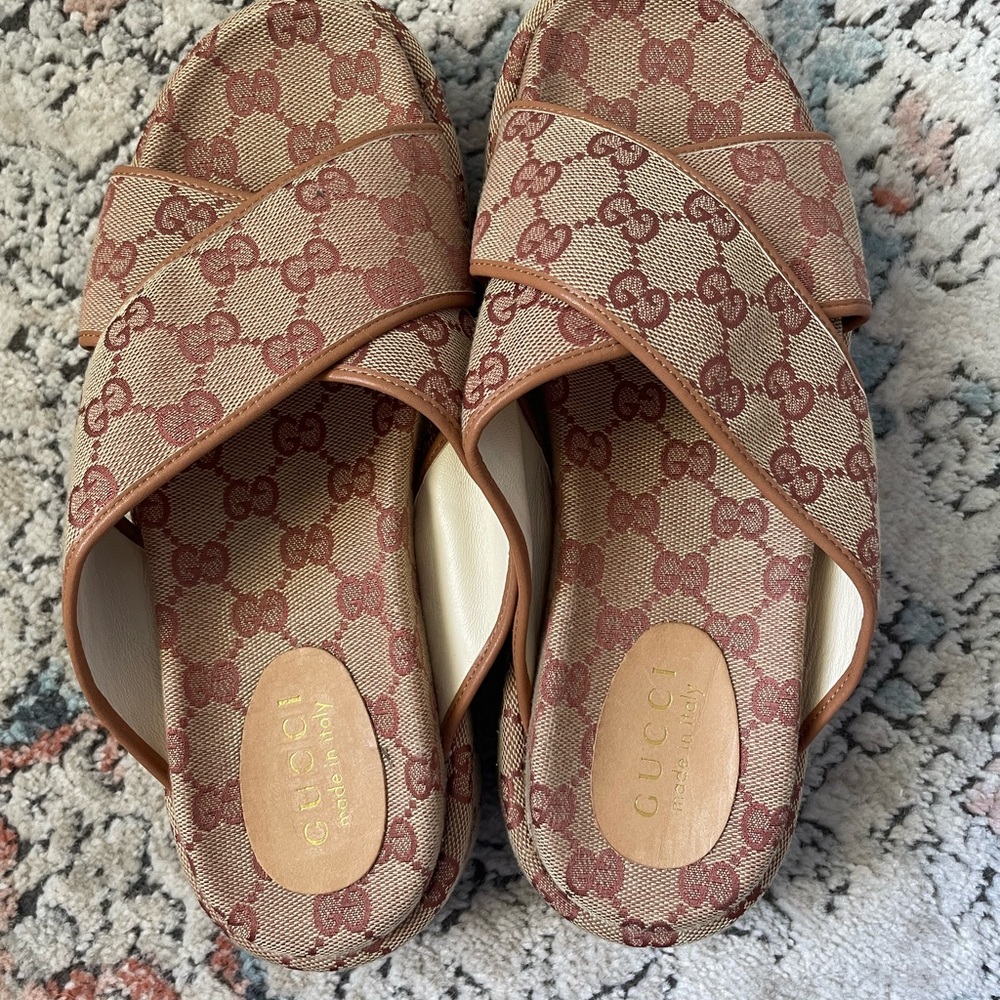 Gucci Women's Beige and Brown Sandals